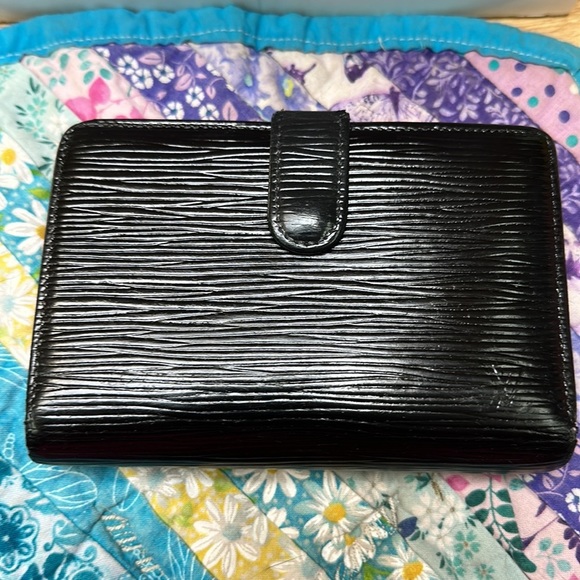 Louis Vuitton Handbags - Louis vuitton black epi compact  french wallet. See pics for flaws